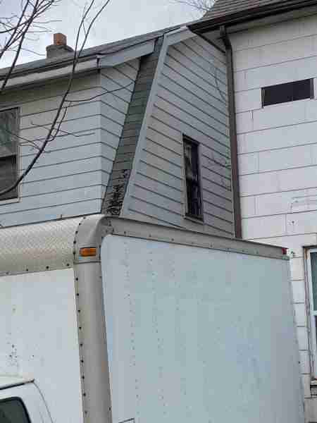 14475 Robson (15).jpg